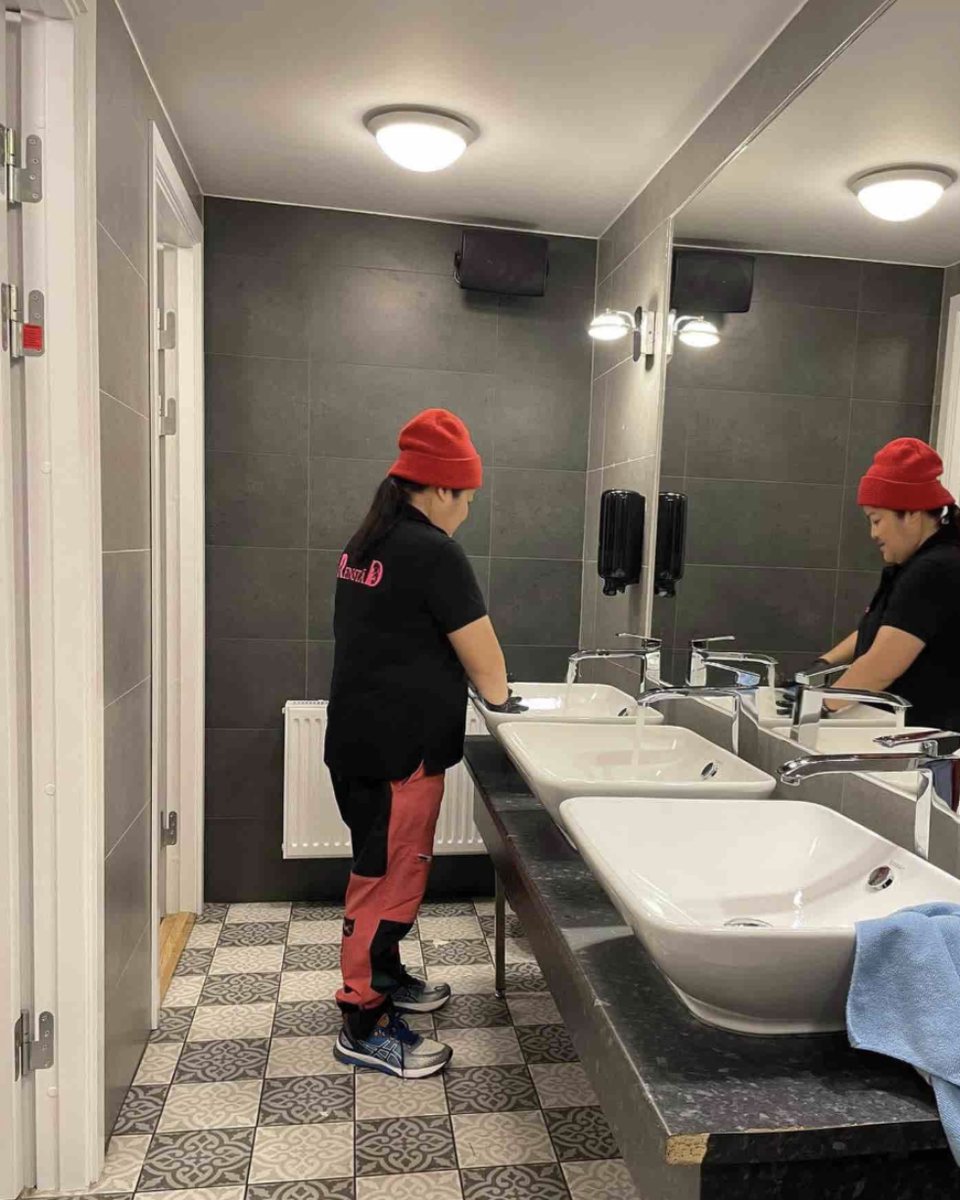Städning av badrum